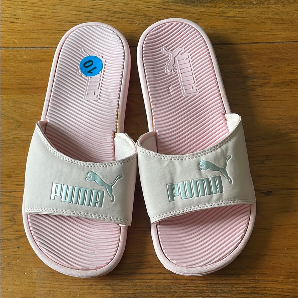 Woman’s New Puma pink slide sandals  sz 10